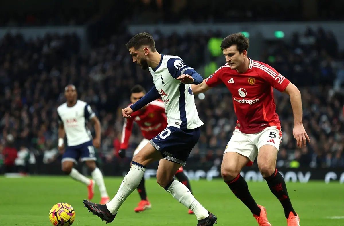 热刺逆转战胜对手，英格兰足球联赛再掀热潮！