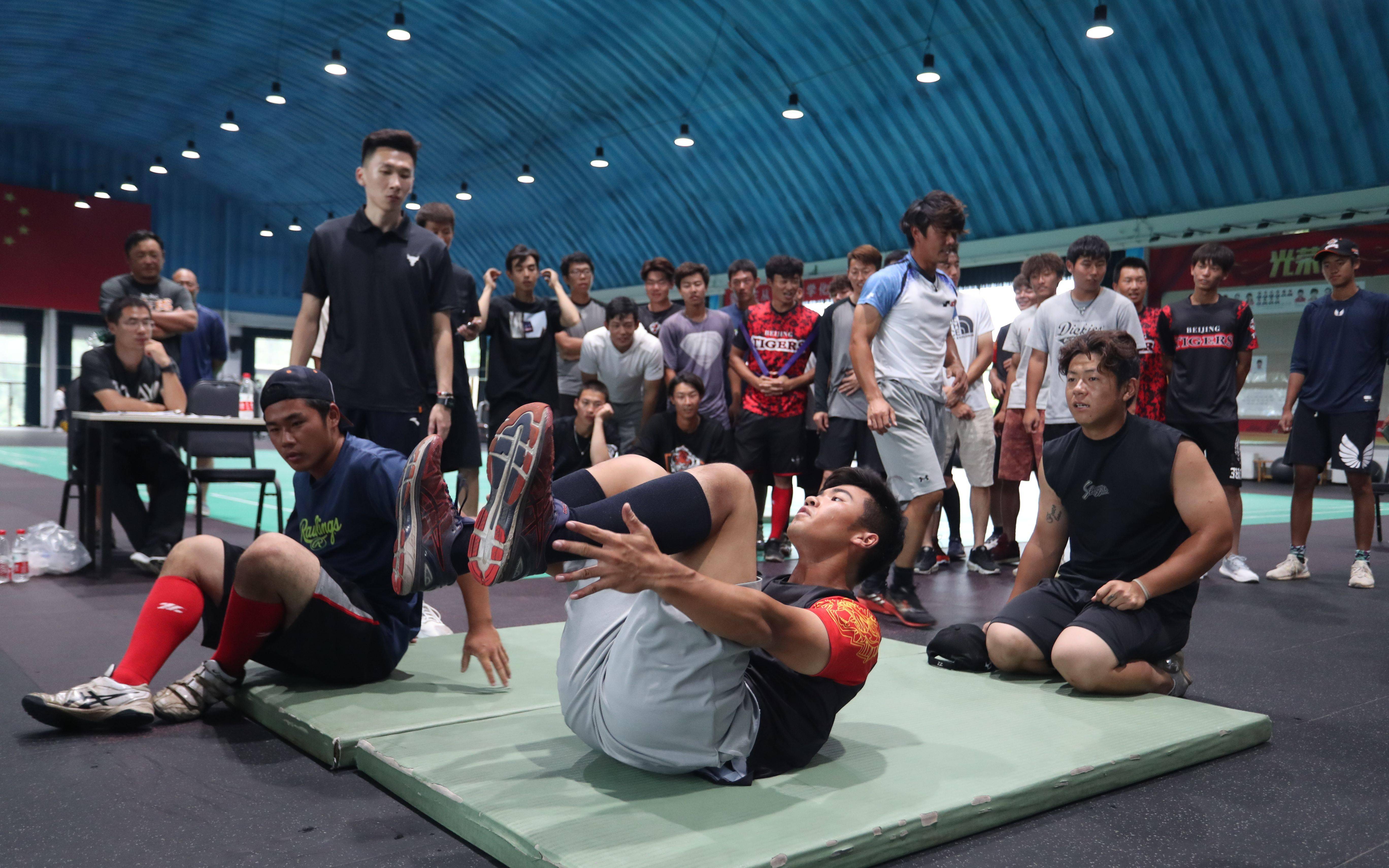 包含汉诺威坚定信心迎战劲旅，球队备战如火如荼的词条