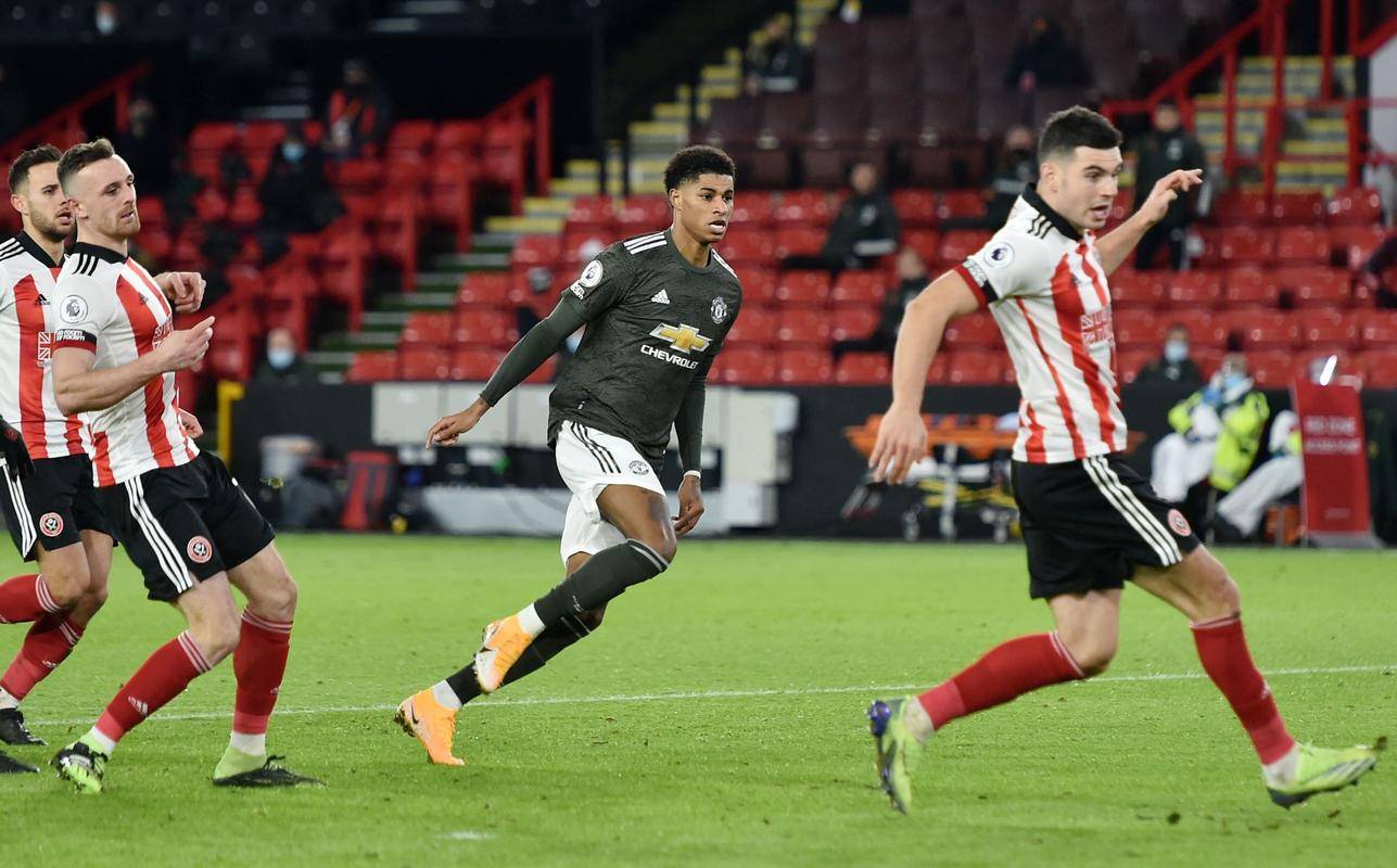 关于斯旺西客场胜谢菲联，保持升班马位置的信息