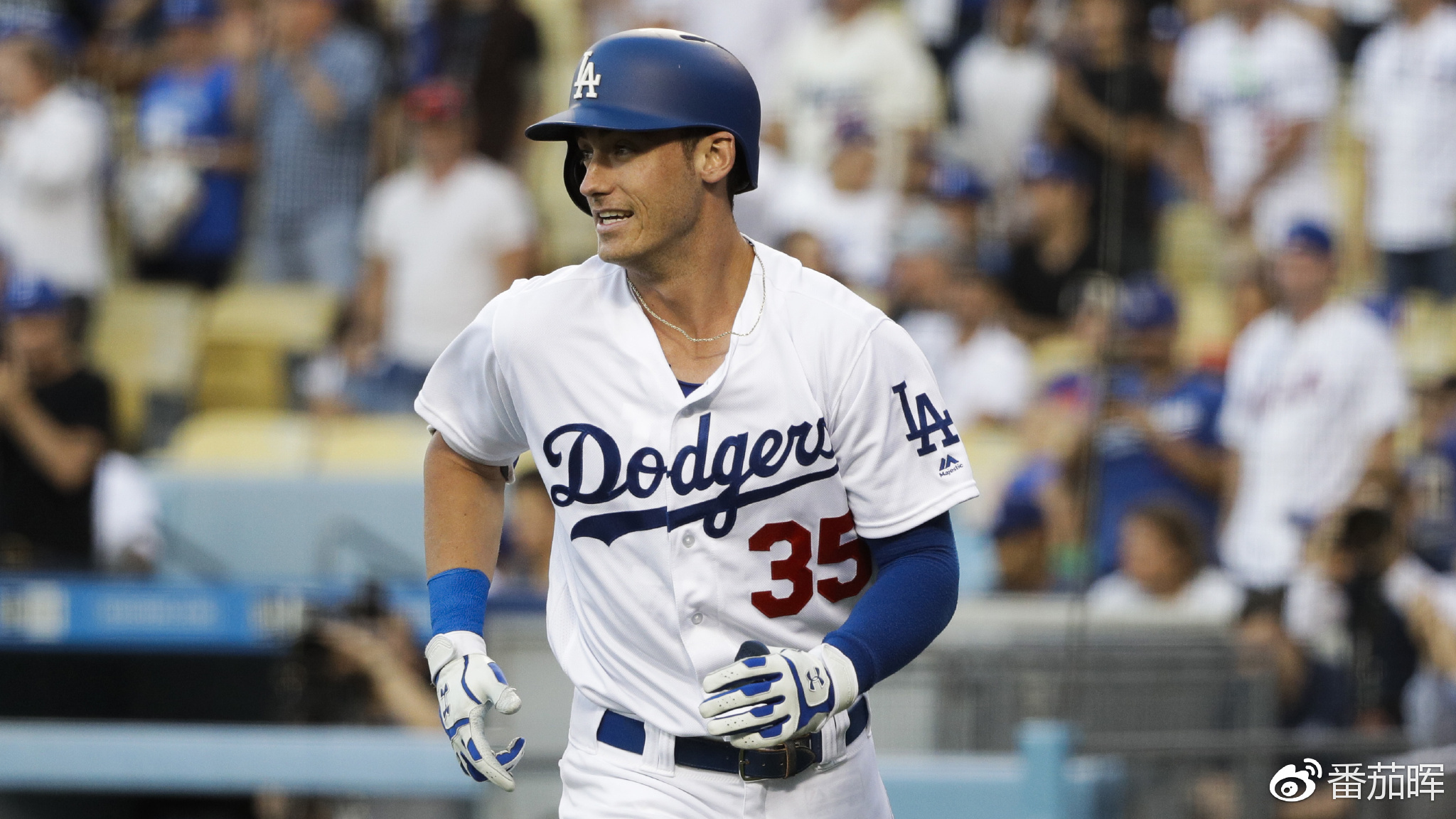 包含一位新秀在比赛中大放异彩，迅速成为焦点的词条