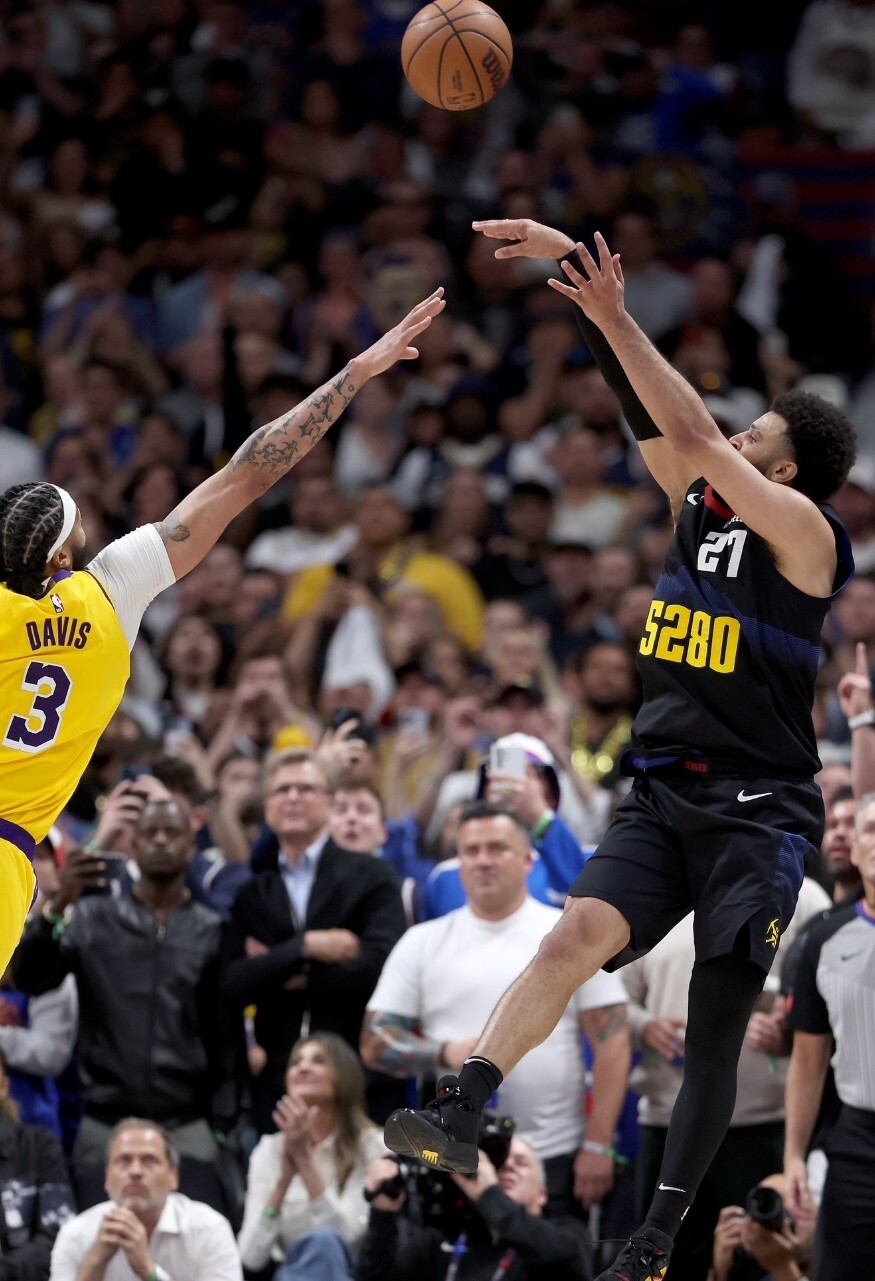 包含约基奇绝杀时刻,浓眉哥点燃赛场,刷新队史纪录迎来胜利!的词条