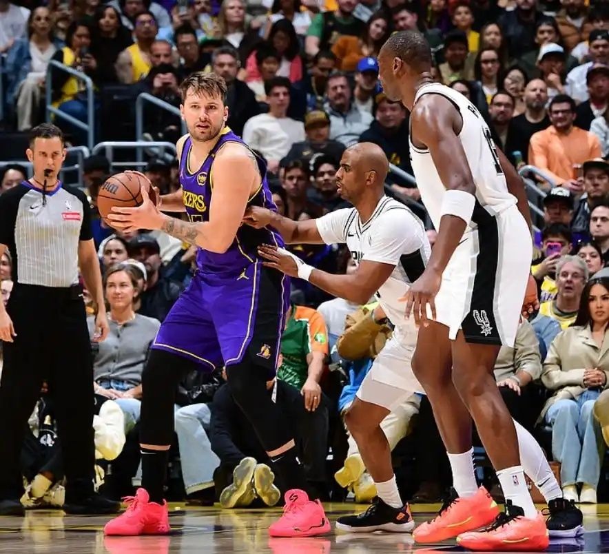 明尼苏达森林狼英文 明尼苏达森林狼英文